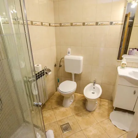 Carolina 4 Seasons Apartman *