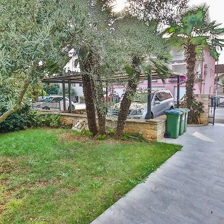 Apartman Carolina 4 Seasons