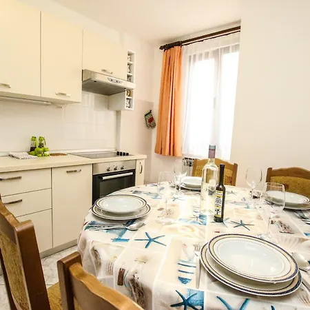 Carolina 4 Seasons Apartament *