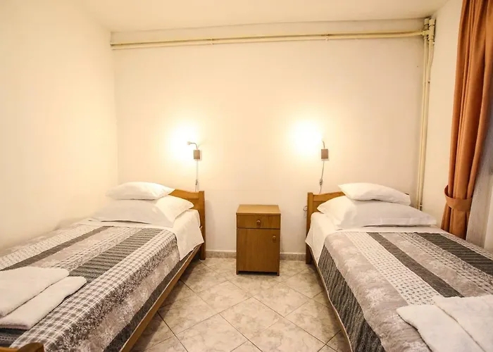 Carolina 4 Seasons Апартаменти *